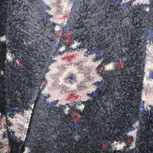 Aztec Sherpa 🖤 - Picture 2 of 5